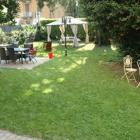 Cardano Close To Every Destination Apartment *