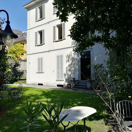 Cardano Close To Every Destination Apartment